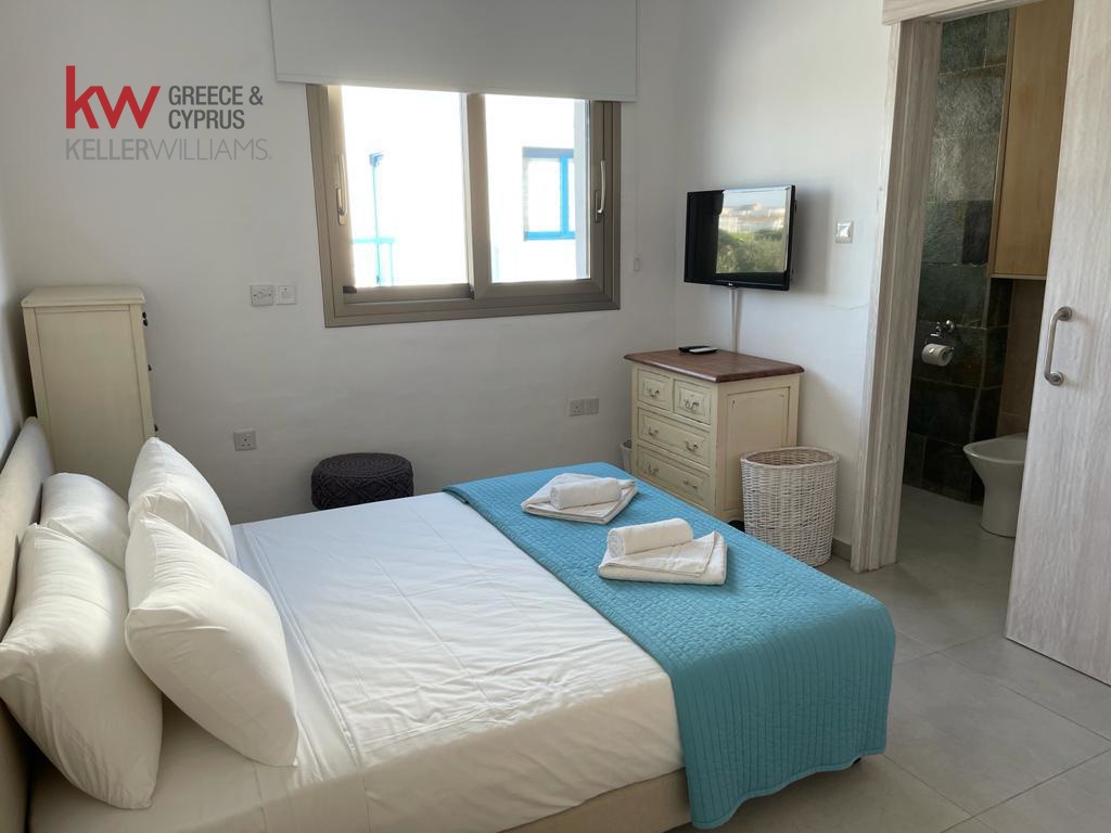 5 bedrooms Villa in Paralimni, Ammochostos, Cyprus No. 40446