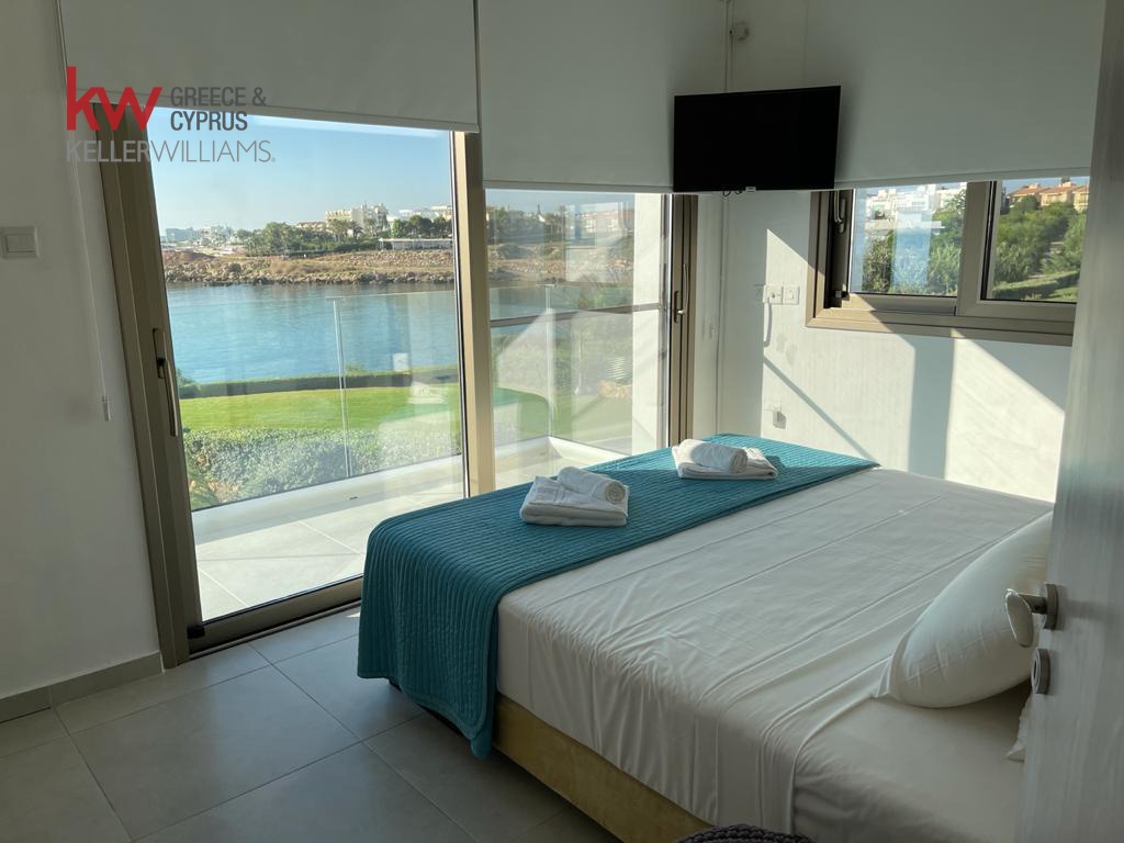 5 bedrooms Villa in Paralimni, Ammochostos, Cyprus No. 40446