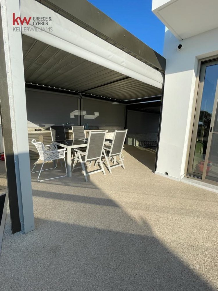 5 bedrooms Villa in Paralimni, Ammochostos, Cyprus No. 40446