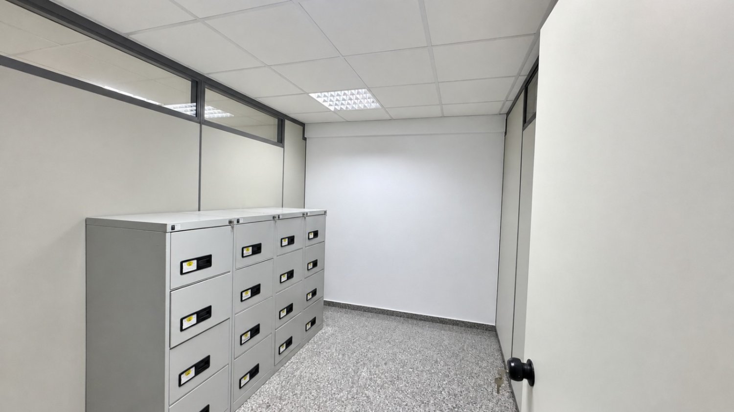 Коммерческая недвижимость 121м2 в Неаполис, Лимассол, Лимасол, Кипр № 62672