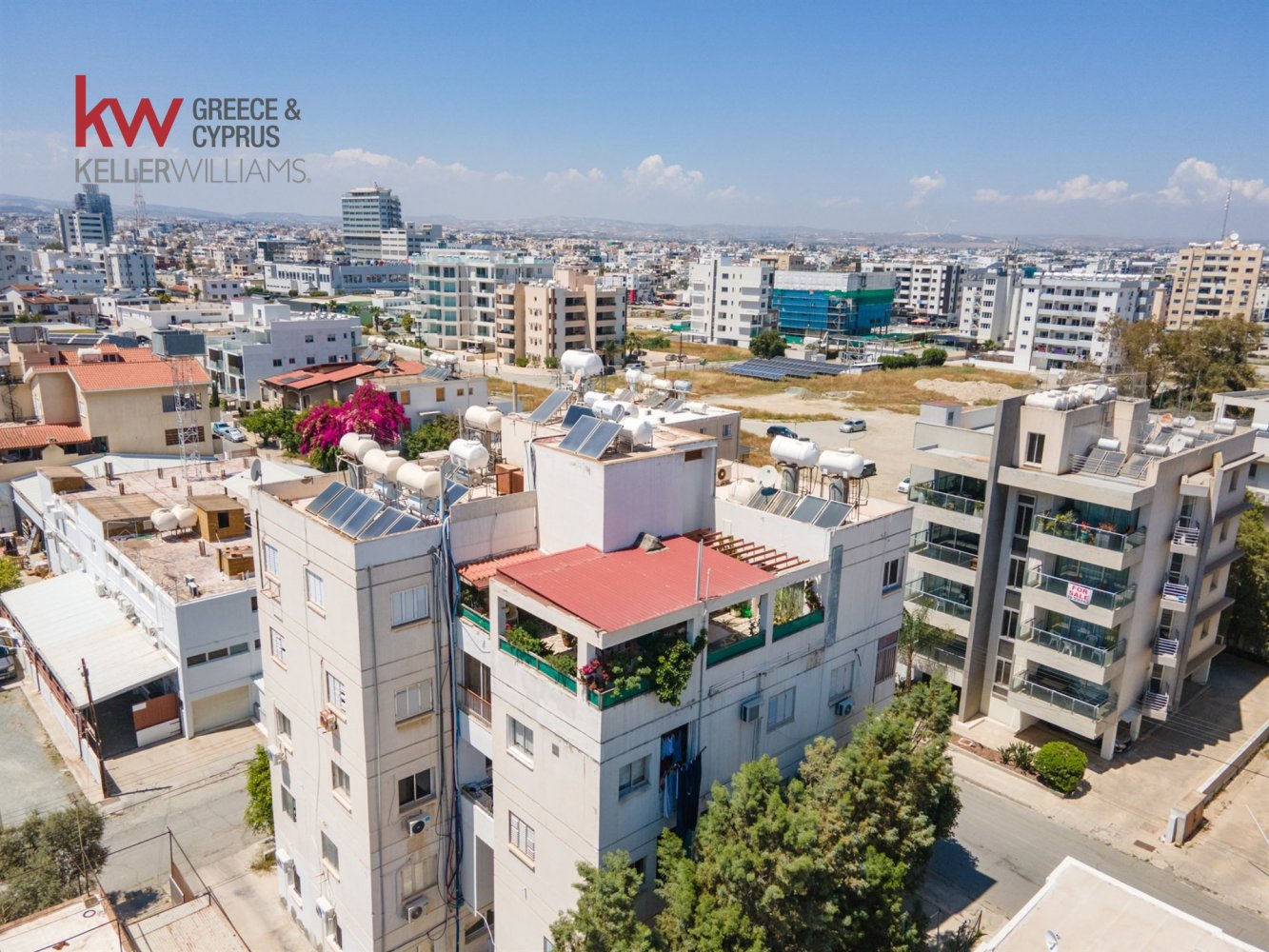 4 bedrooms Apartment in Larnaca, Larnaka, Cyprus No. 52271