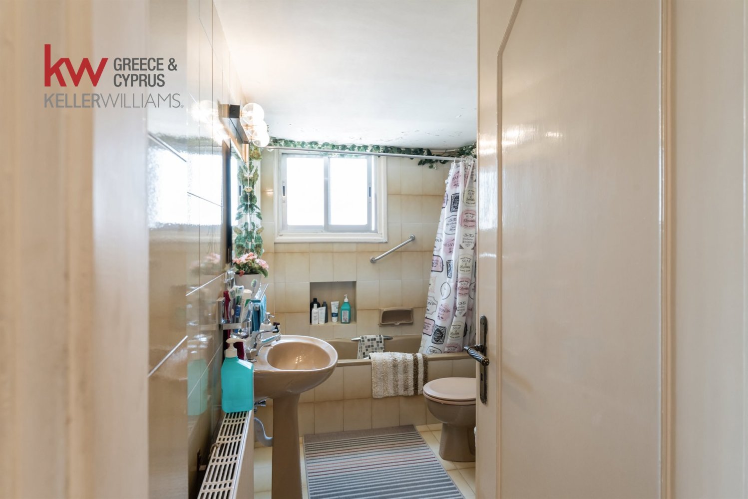 4 bedrooms Apartment in Larnaca, Larnaka, Cyprus No. 52271