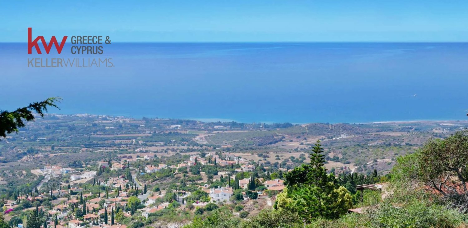 5 bedrooms Villa in Tala, Paphos, Cyprus No. 62075