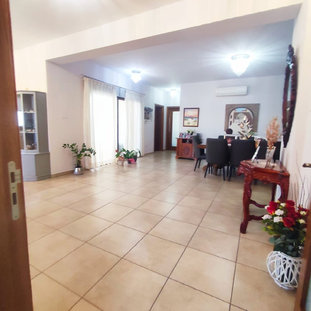 4 bedrooms Villa in Agios Athanasios, Limassol, Cyprus No. 60870