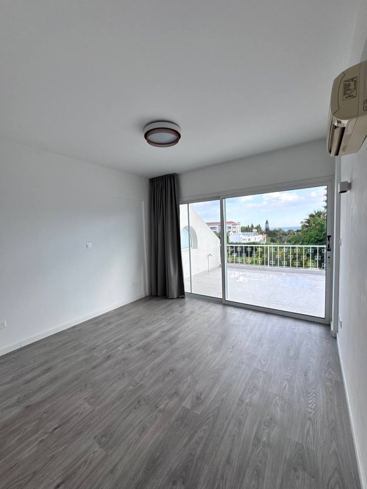 2 bedrooms Apartment in Parekklisia, Limassol, Cyprus No. 62098