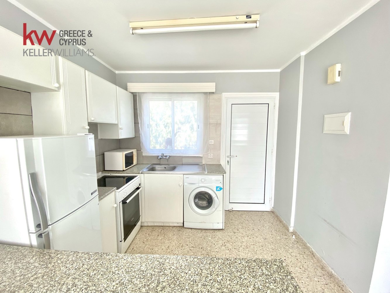 Квартира с 2 спальнями в Менеу, Ларнака, Кипр № 40061