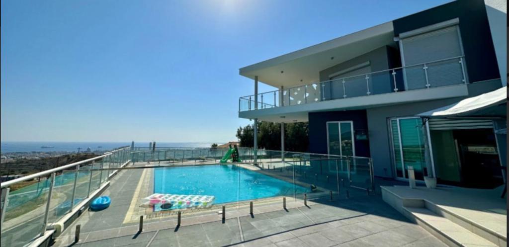 5 bedrooms Villa in Agios Athanasios, Limassol, Cyprus No. 62768