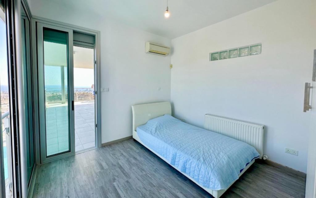 5 bedrooms Villa in Agios Athanasios, Limassol, Cyprus No. 62768
