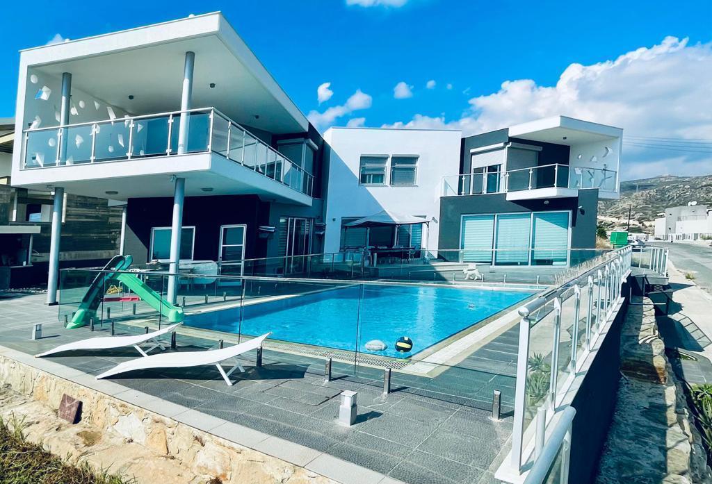 5 bedrooms Villa in Agios Athanasios, Limassol, Cyprus No. 62768