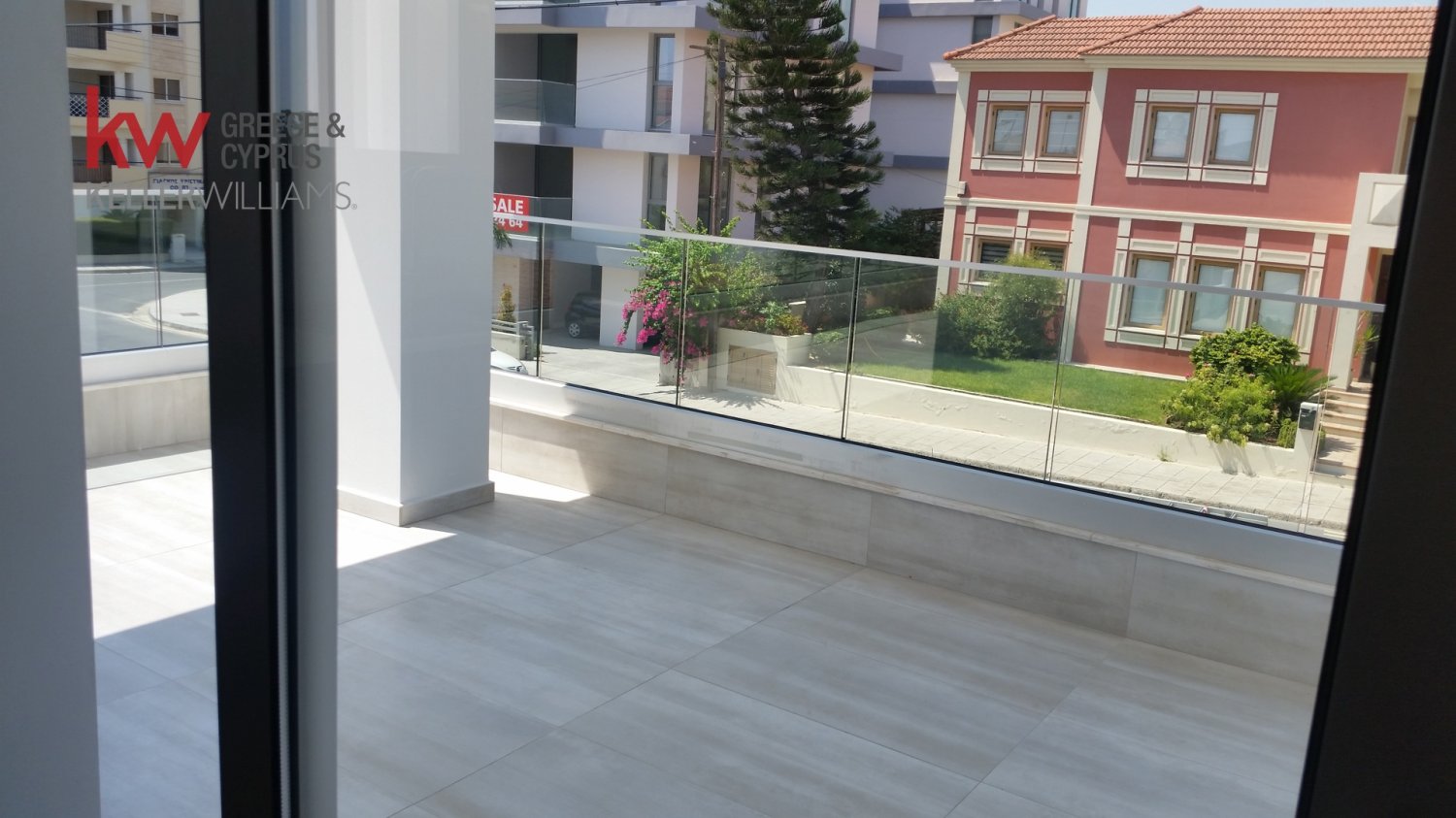 2 bedrooms Apartment in Larnaca, Larnaka, Cyprus No. 39535