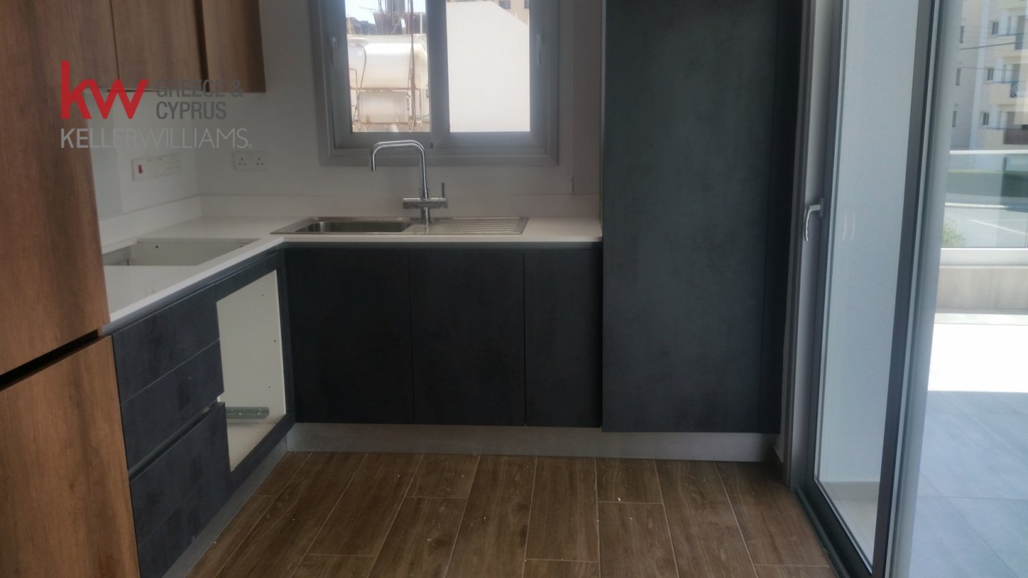 2 bedrooms Apartment in Larnaca, Larnaka, Cyprus No. 39535