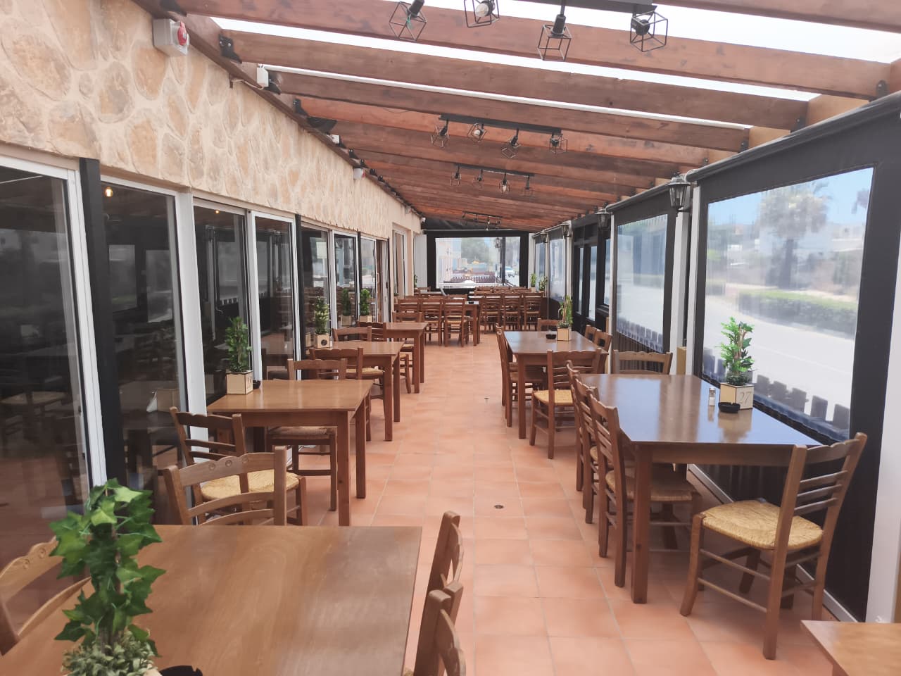 12 rooms Commercial property in Pervolia, Larnaka, Cyprus No. 62512