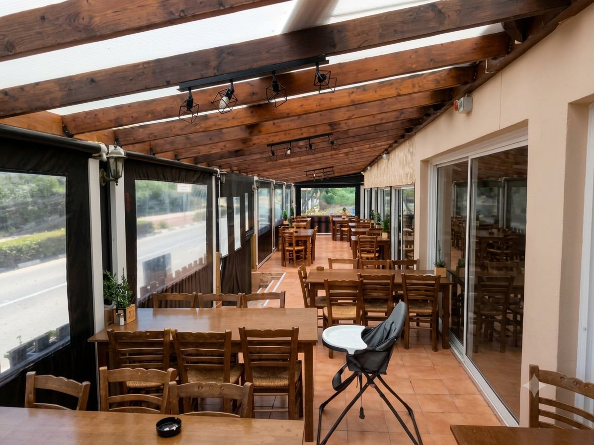12 rooms Commercial property in Pervolia, Larnaka, Cyprus No. 62512