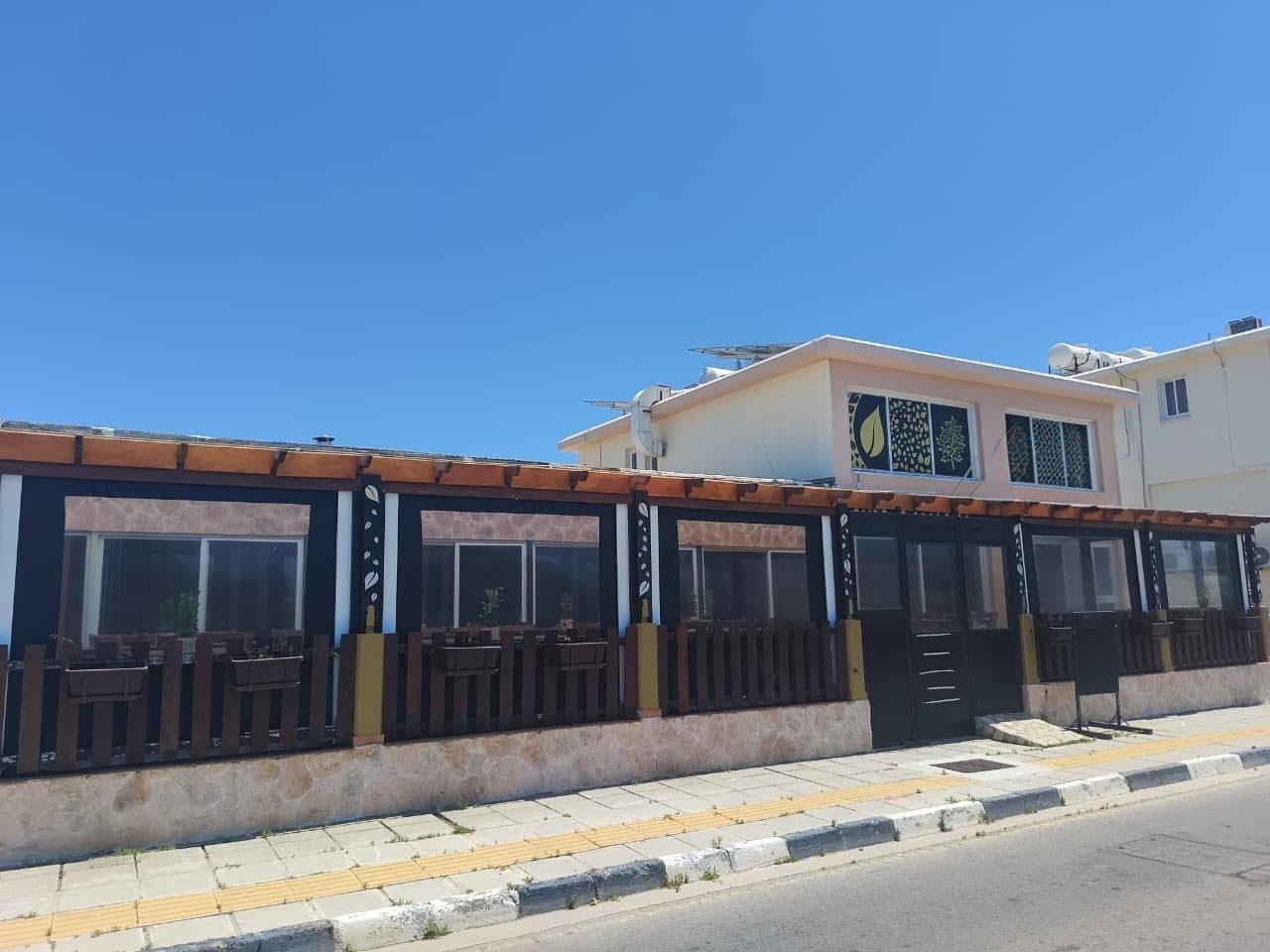 12 rooms Commercial property in Pervolia, Larnaka, Cyprus No. 62512