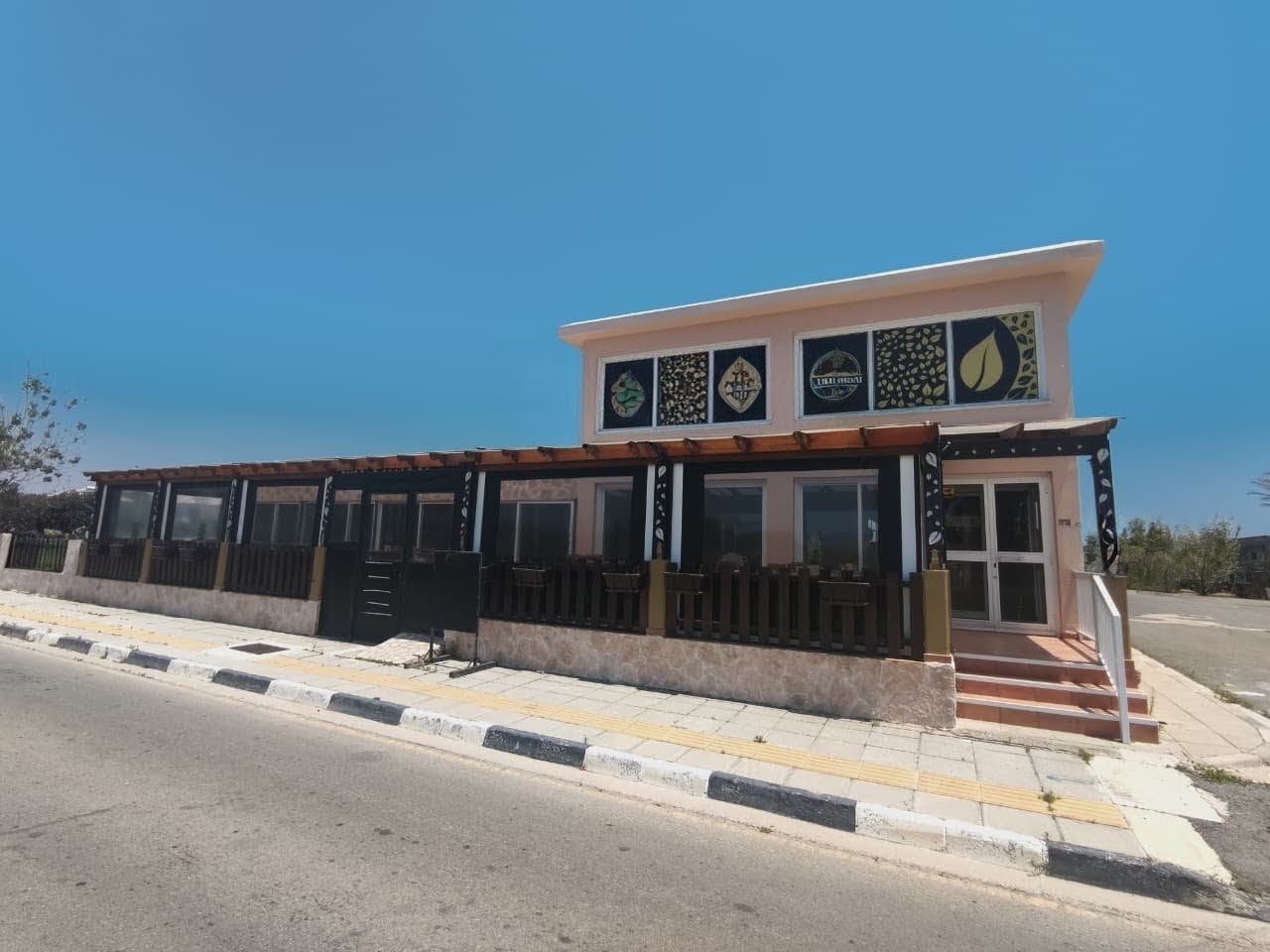 12 rooms Commercial property in Pervolia, Larnaka, Cyprus No. 62512