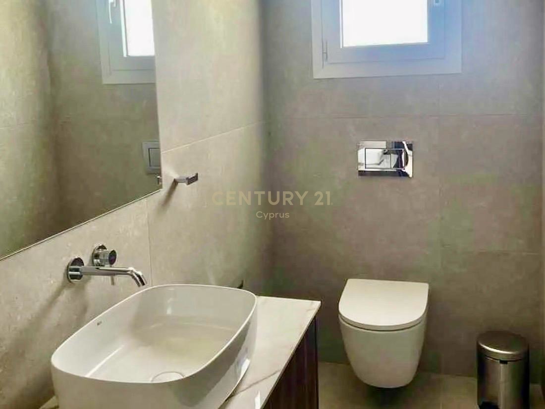 3 dormitorios Apartamento en Agios Tychonas, Limassol, Chipre No. 58894