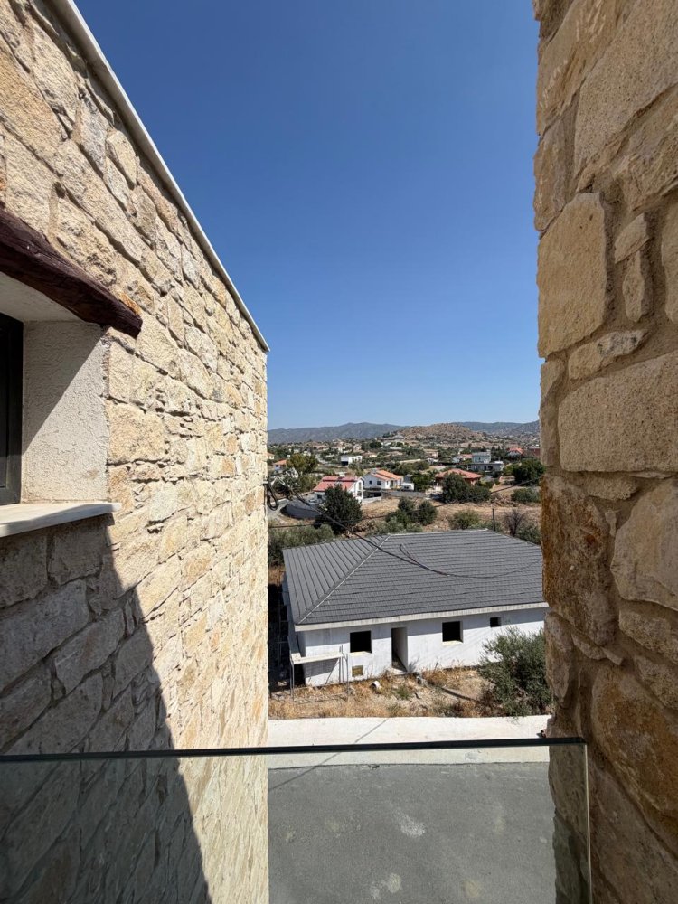 3 bedrooms Maisonette in Pyrgos, Limassol, Cyprus No. 61078