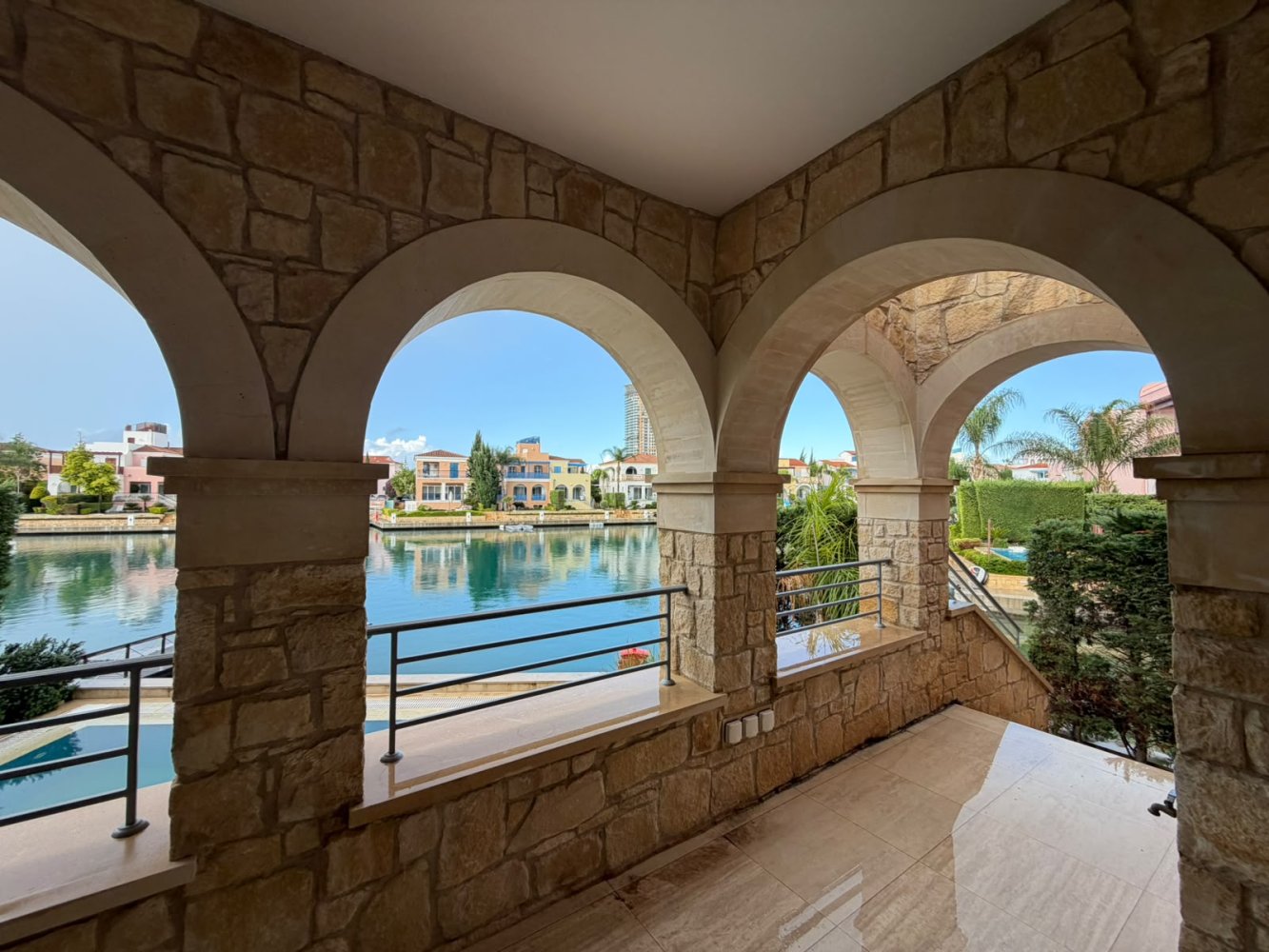 4 bedrooms Villa in Limassol, Cyprus No. 62713