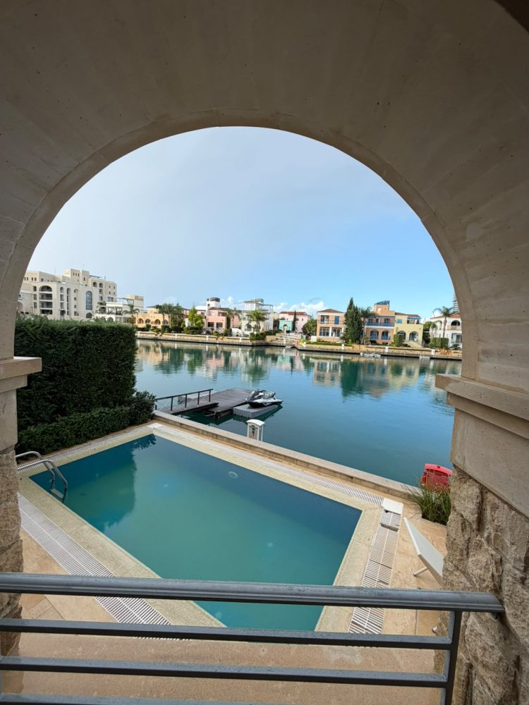 4 bedrooms Villa in Limassol, Cyprus No. 62713