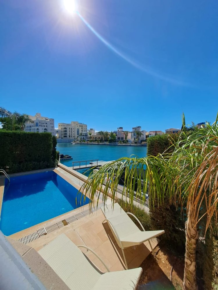 4 bedrooms Villa in Limassol, Cyprus No. 62713
