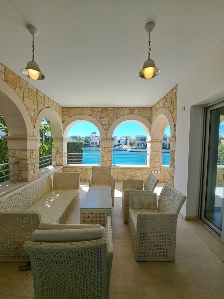 4 bedrooms Villa in Limassol, Cyprus No. 62713