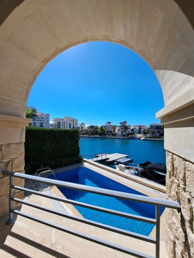 4 bedrooms Villa in Limassol, Cyprus No. 62713