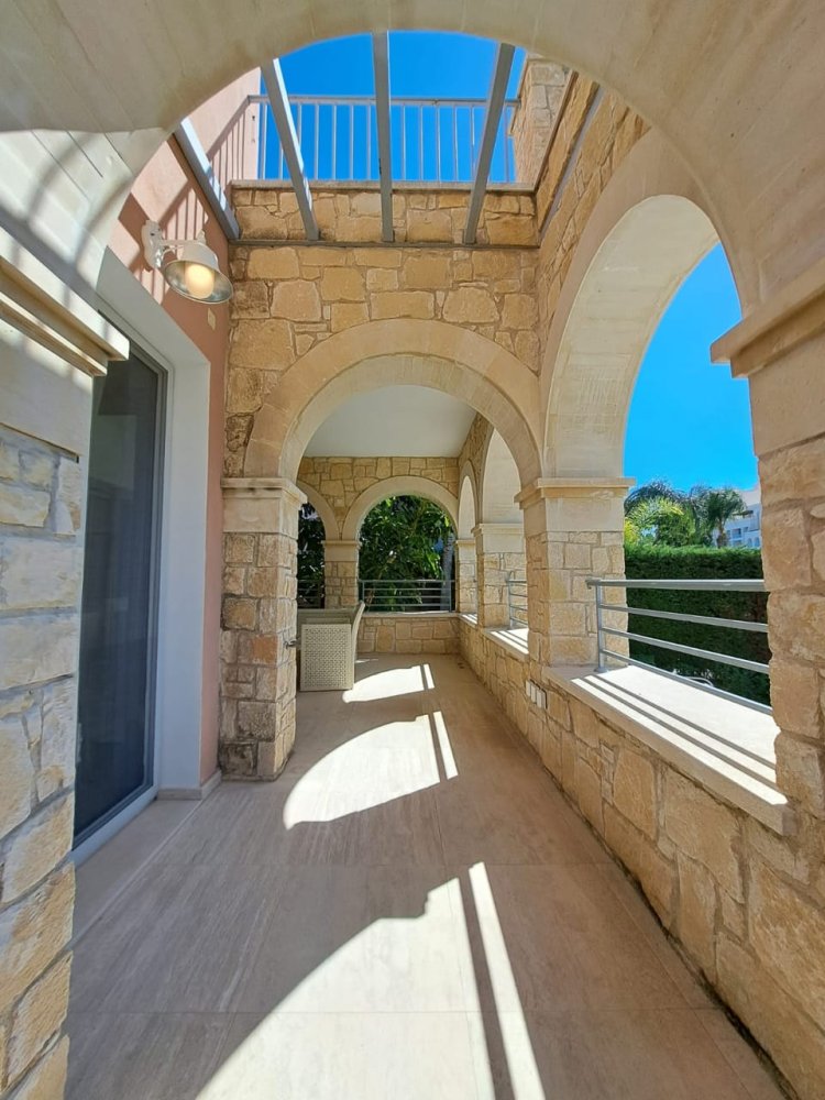 4 bedrooms Villa in Limassol, Cyprus No. 62713