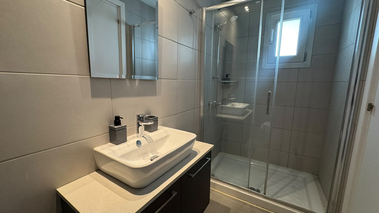 2 chambres Appartement à Larnaca, Larnaka, Chypre No. 65571