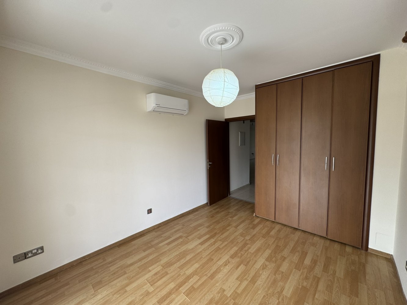 Квартира с 3 спальнями в Ларнака, Кипр № 62673