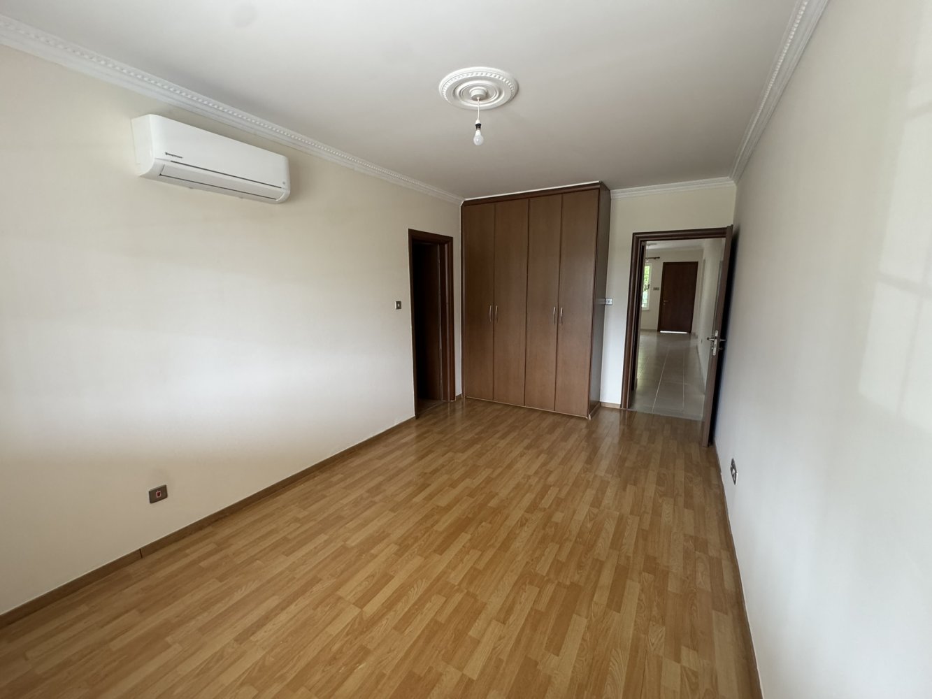 Квартира с 3 спальнями в Ларнака, Кипр № 62673