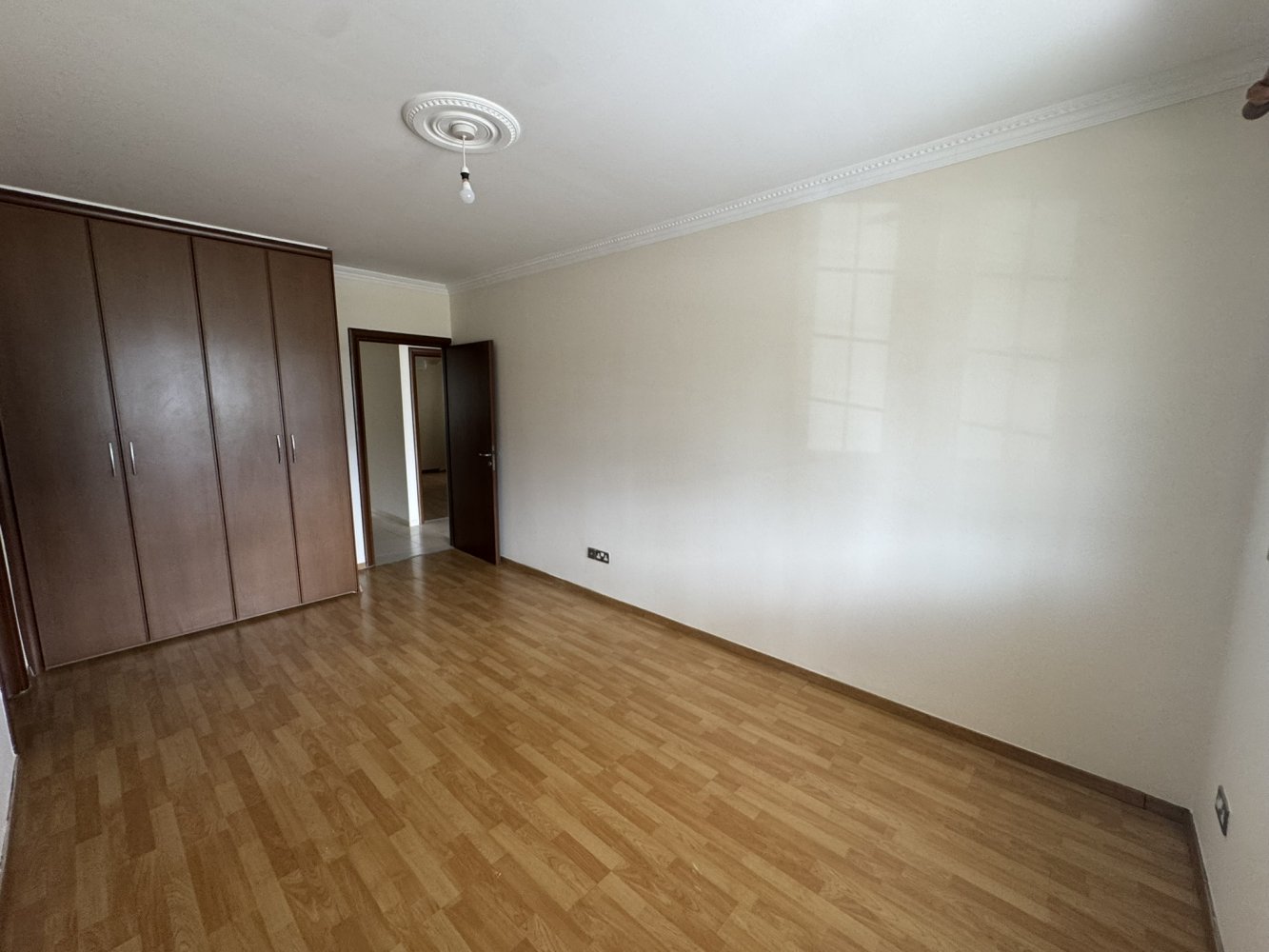 Квартира с 3 спальнями в Ларнака, Кипр № 62673