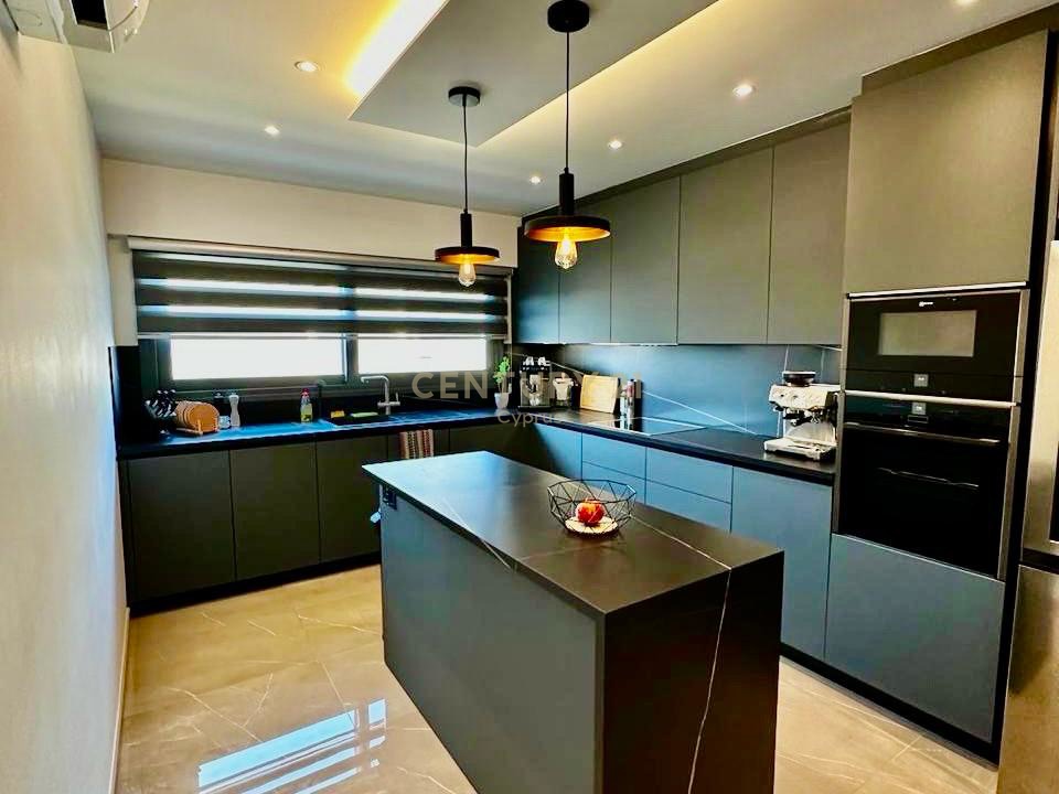 3 dormitorios Ático en Germasogeia, Limassol, Chipre No. 58916