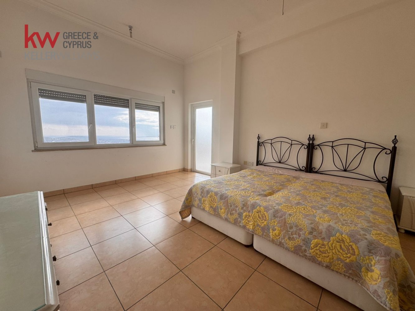 5 bedrooms Villa in Tala, Paphos, Cyprus No. 61184