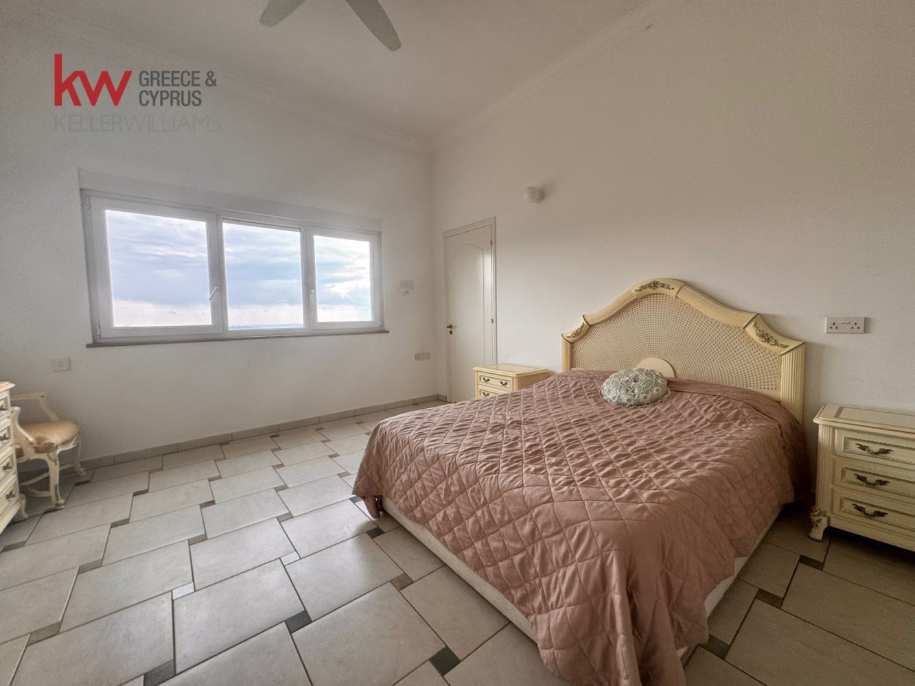 5 bedrooms Villa in Tala, Paphos, Cyprus No. 61184