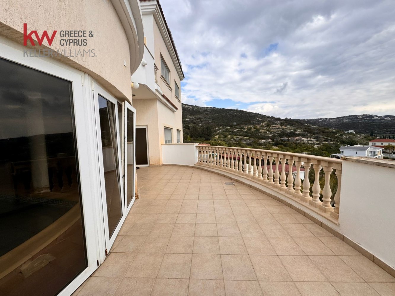 5 bedrooms Villa in Tala, Paphos, Cyprus No. 61184