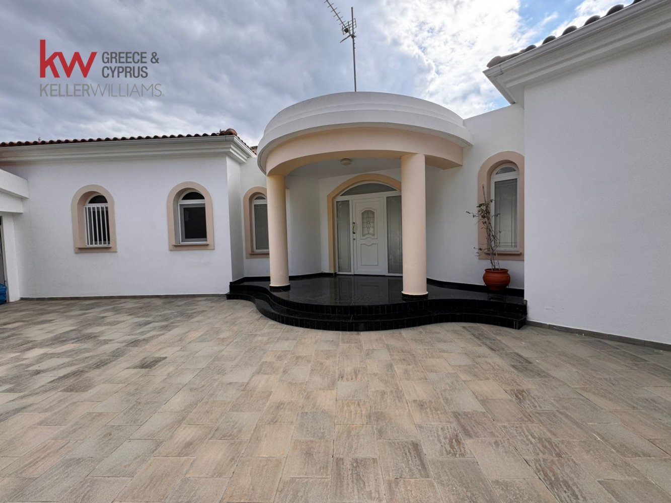 5 bedrooms Villa in Tala, Paphos, Cyprus No. 61184