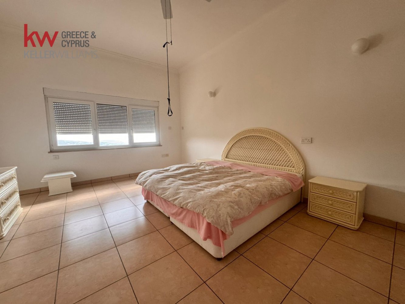 5 bedrooms Villa in Tala, Paphos, Cyprus No. 61184