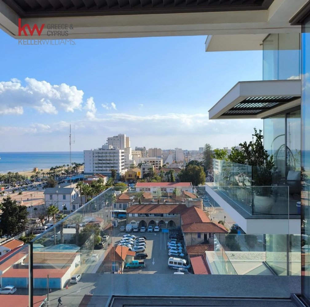 3 bedrooms Apartment in Larnaca, Larnaka, Cyprus No. 39890