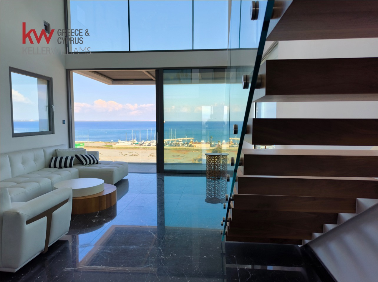 3 bedrooms Apartment in Larnaca, Larnaka, Cyprus No. 39890