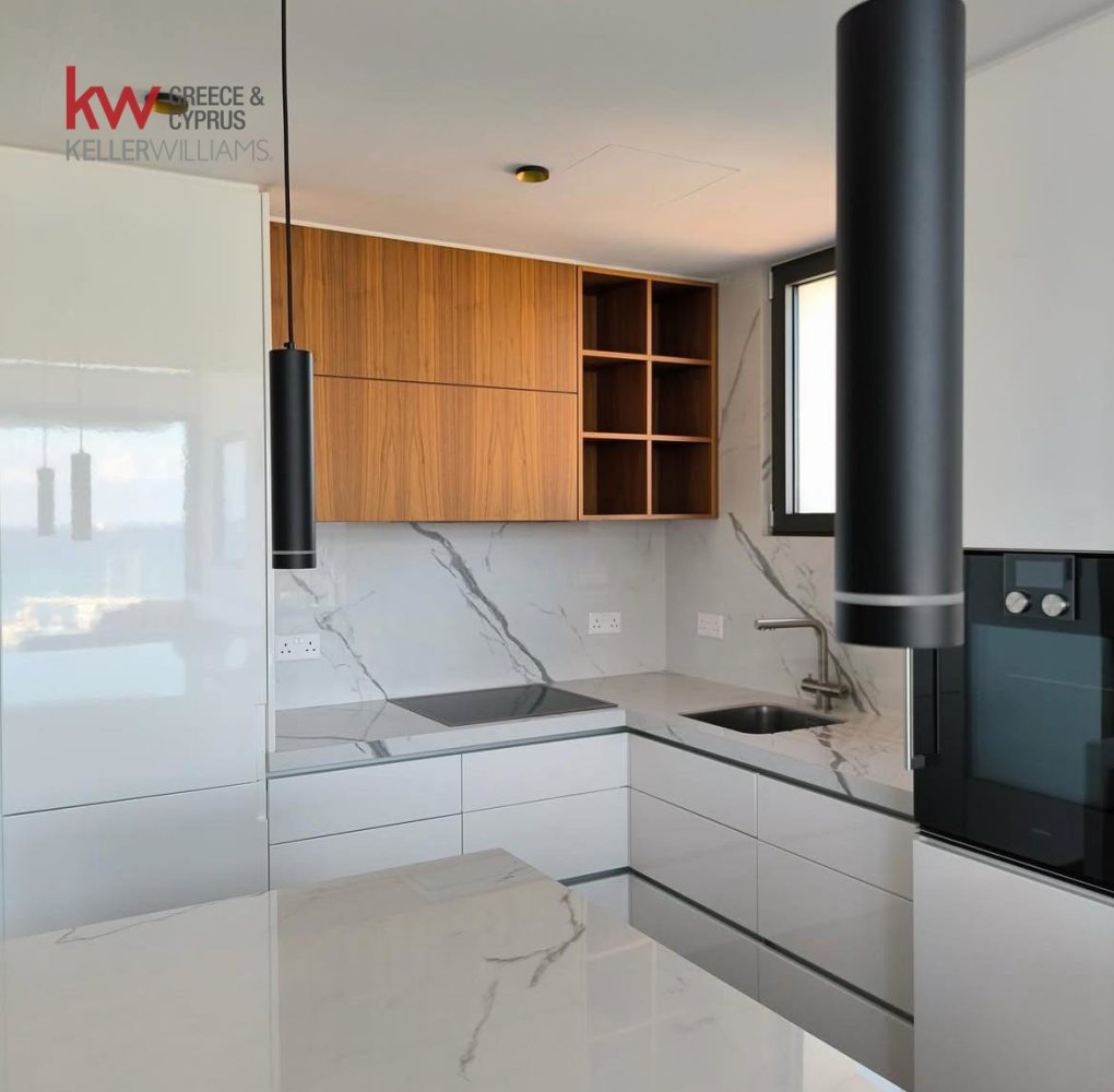 3 bedrooms Apartment in Larnaca, Larnaka, Cyprus No. 39890