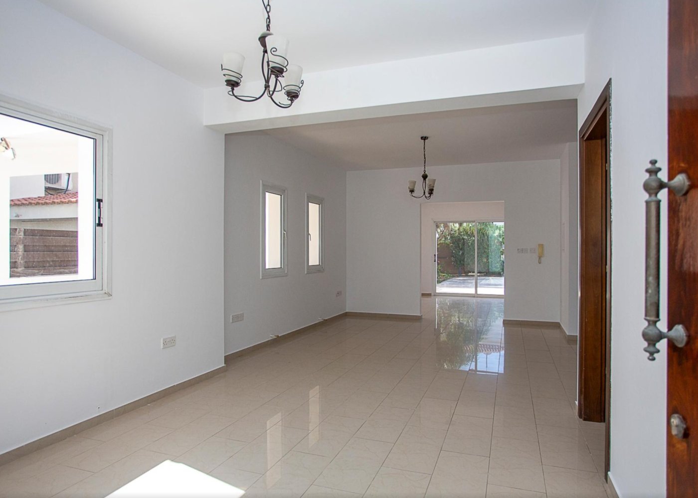 8 bedrooms Townhouse in Aradippou, Larnaka, Cyprus No. 62008