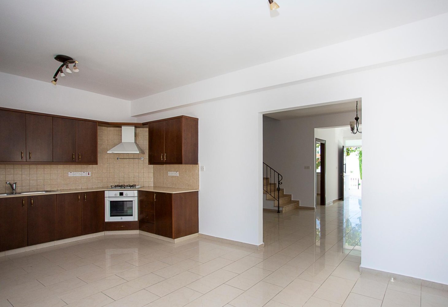 8 bedrooms Townhouse in Aradippou, Larnaka, Cyprus No. 62008