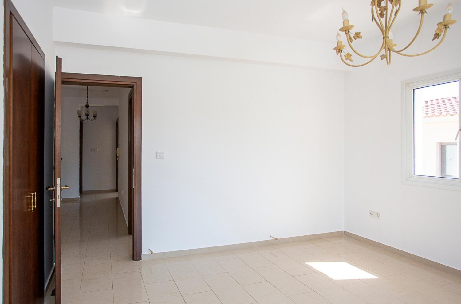 8 bedrooms Townhouse in Aradippou, Larnaka, Cyprus No. 62008