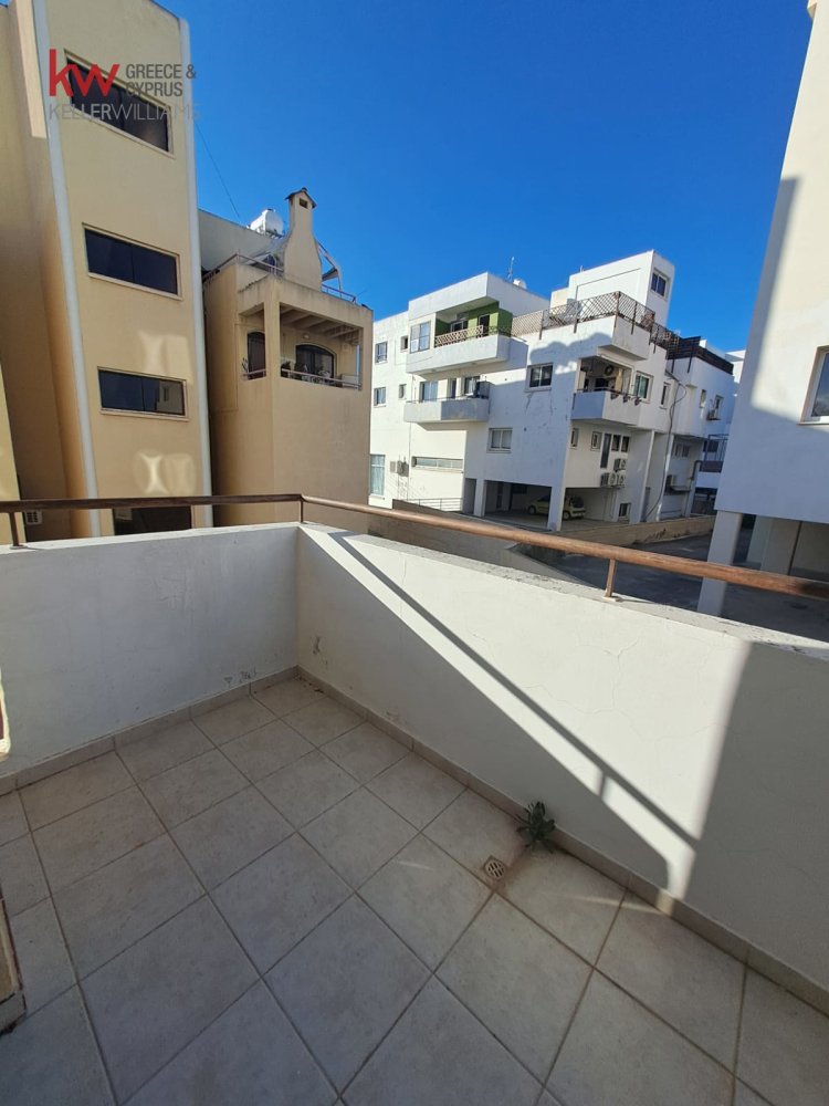 2 bedrooms Apartment in Larnaca, Larnaka, Cyprus No. 50212