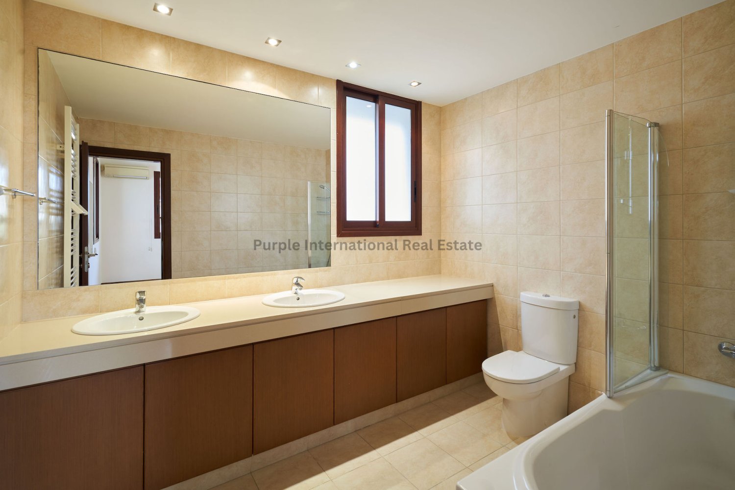 6 bedrooms Villa in Lakatamia, Nicosia, Cyprus No. 63421
