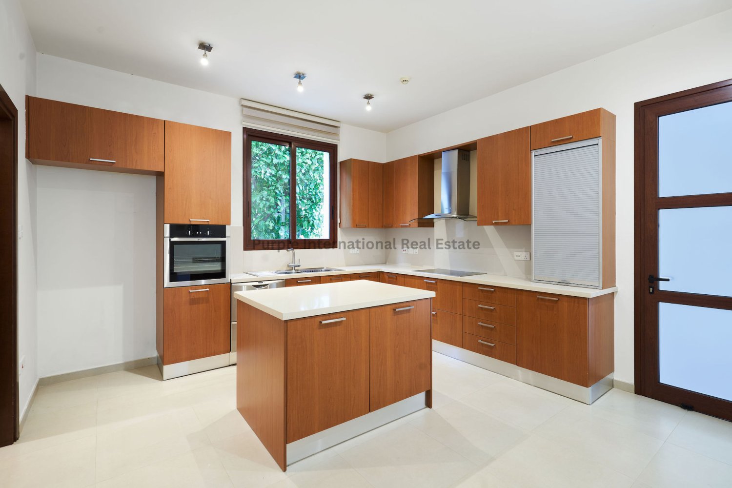 6 bedrooms Villa in Lakatamia, Nicosia, Cyprus No. 63421