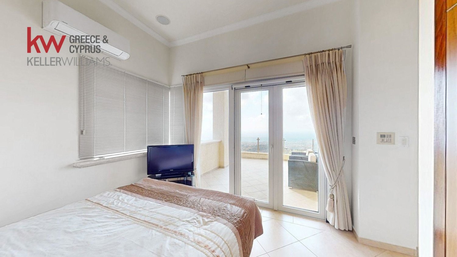 5 chambres Villa à Akoursos, Paphos, Chypre No. 60810