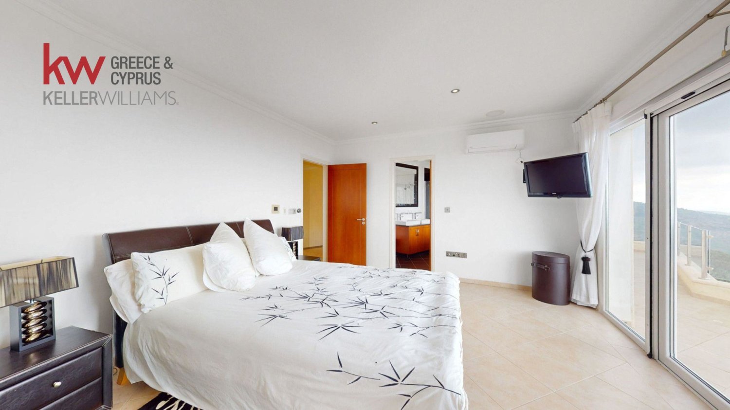 5 chambres Villa à Akoursos, Paphos, Chypre No. 60810