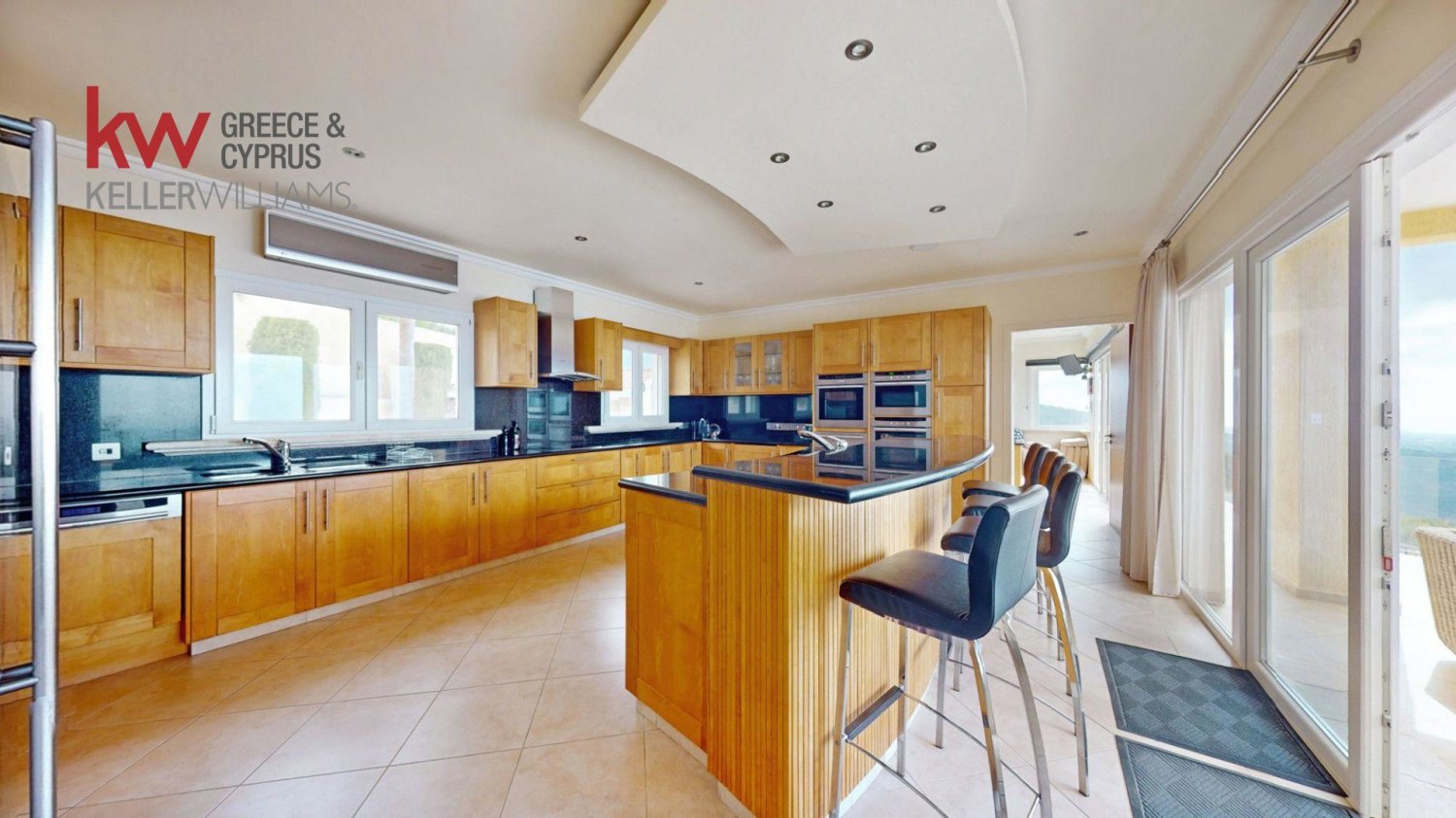 5 chambres Villa à Akoursos, Paphos, Chypre No. 60810