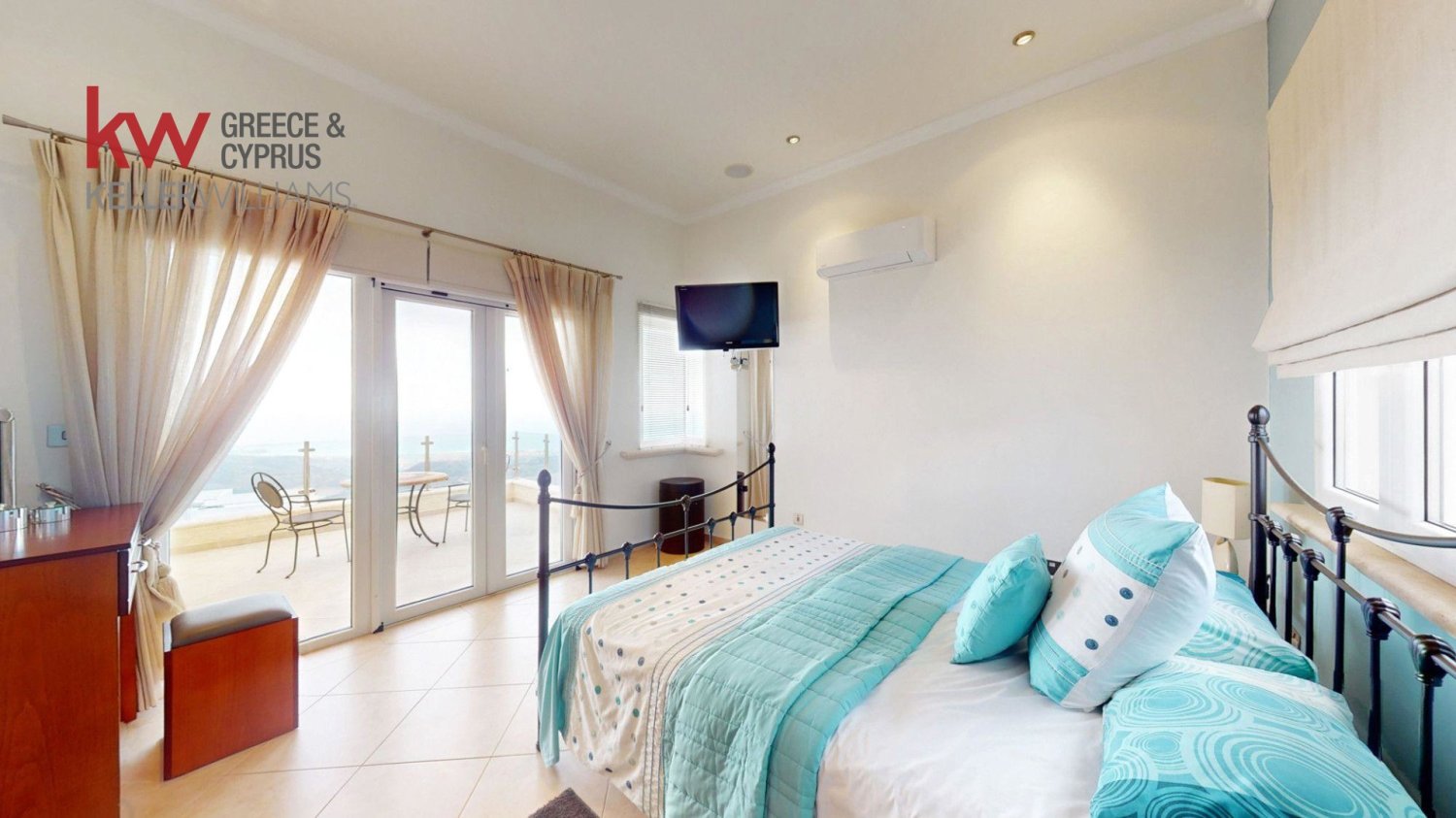 5 chambres Villa à Akoursos, Paphos, Chypre No. 60810